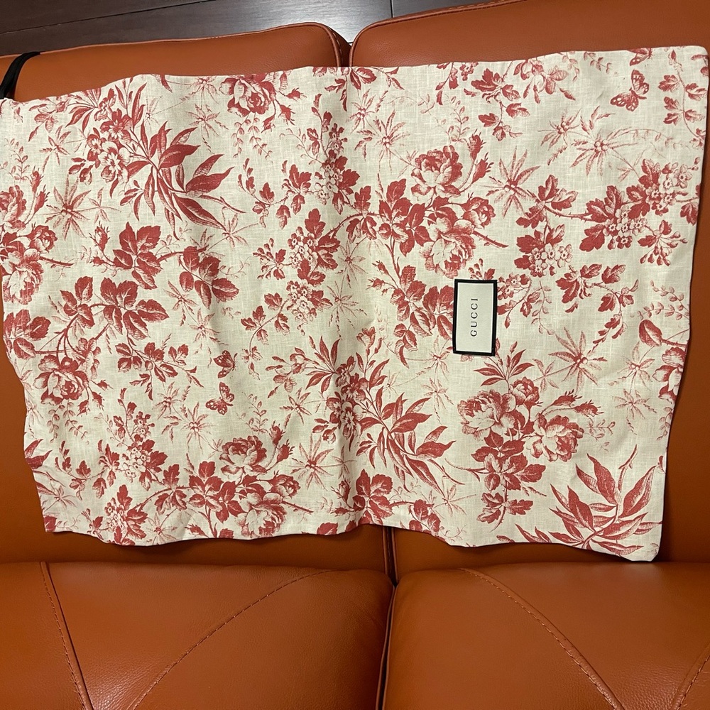 Gucci dust bag